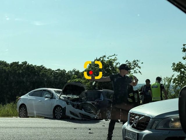 Accident cumplit de Duminica Mare: Mai multe mașini s-au lovit violent, la ieșire din Orhei