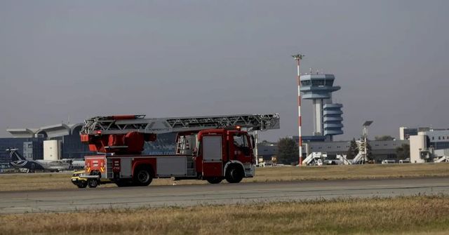 Un avion cu peste 100 de pasageri a aterizat de urgență pe Aeroportul Otopeni