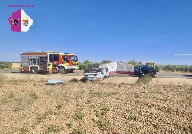 Cinco muertos al chocar frontalmente dos vehículos en Cuenca