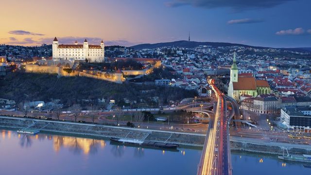 Egész Európában felfüggesztették a nyugdíjbiztosítást kínáló szlovák céget - Magyarországon is sok ügyfele van