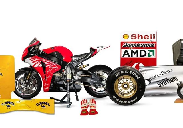 Subastan casi 300 piezas de leyendas como Michael Schumacher, Lewis Hamilton y Ayrton Senna