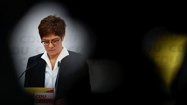 Министр обороны Германии призвала усилить давление на Россию и Сирию