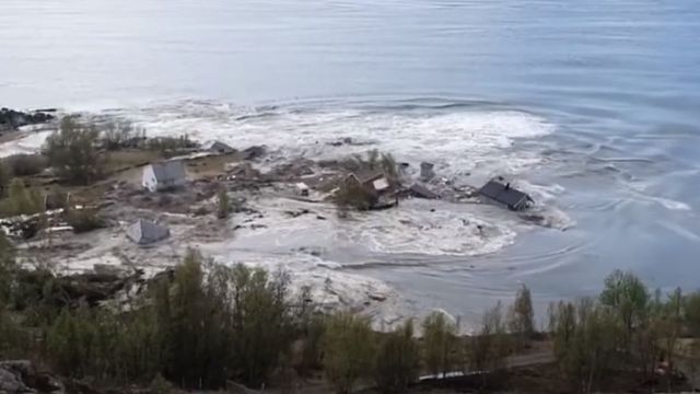 Alunecare masivă de teren în Norvegia: 8 clădiri au aterizat în mare