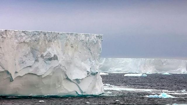 Megindult a világ legnagyobb jéghegye