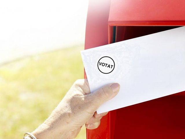 Alegătorii care au votat prin corespondență pot verifica online dacă plicurile au ajuns la destinație