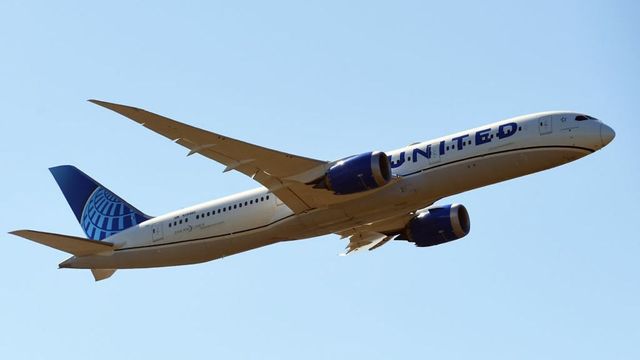 Un avion Boeing al United Airlines, cu un panou lipsă, a aterizat în siguranță în Oregon