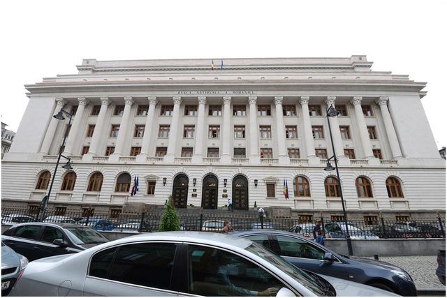 Deficitul de cont curent a scăzut cu peste 18% în primul semestru