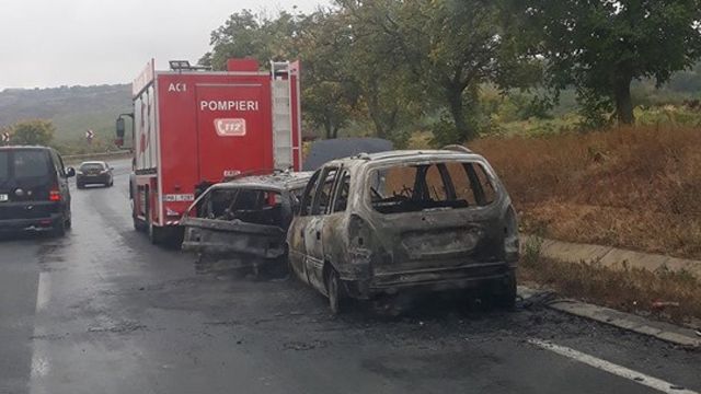 На трассе Хынчешты-Кишинев загорелся автомобиль (ВИДЕО)