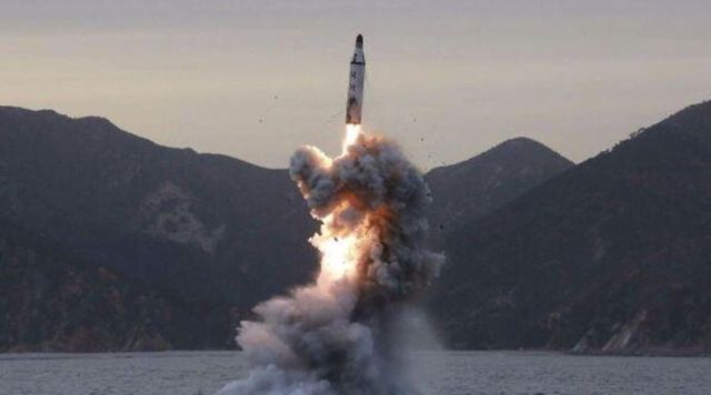 La Corea del Nord lancia un altro missile, allerta in Giappone