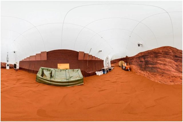 NASA caută patru voluntari pentru o simulare de un an a vieții pe Marte. Cine poate aplica