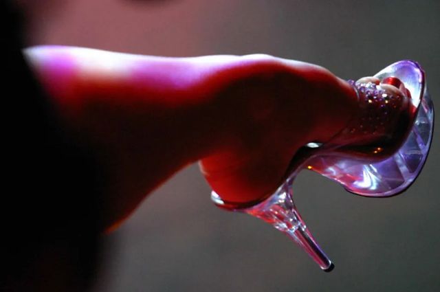 Da OnlyFans a PornHub, la lista dei 48 siti porno bloccati per i minori dal 12 novembre 2026