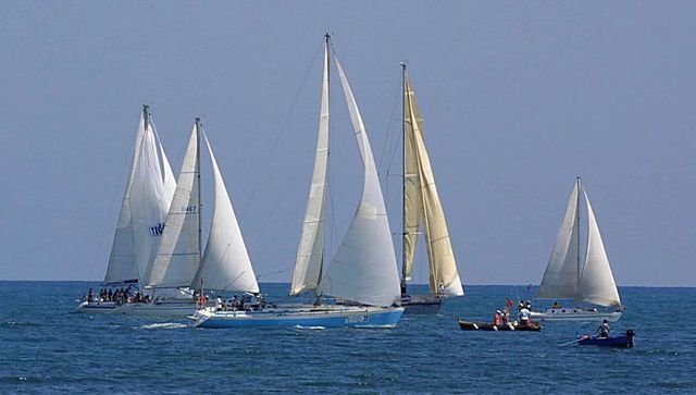 Tragedia alla regata a Livorno, muore velista colpito dal boma durante una manovra