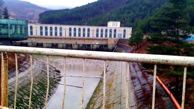 Eplozie la Hidrocentrala Stejaru - un bărbat a fost rănit