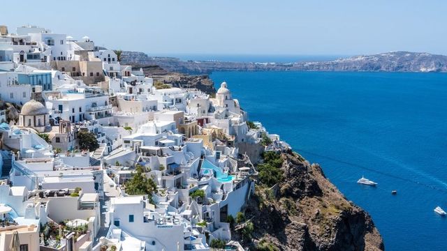 Grecia nu mai emite până marți formulare pentru turiștii care vor să intre în țară cu mașina