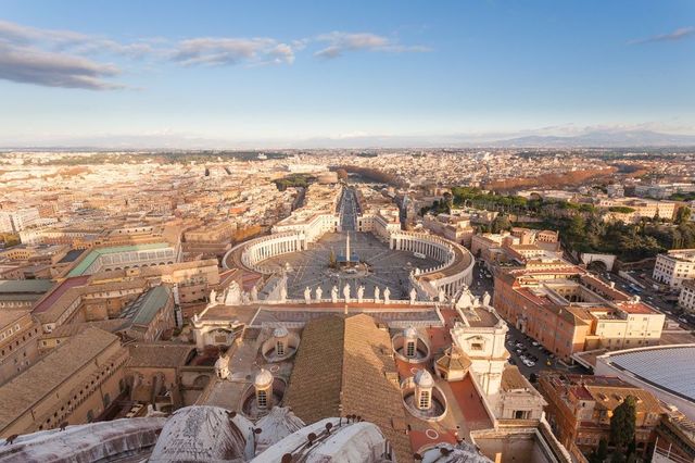 Vaticanul concediază angajații care nu se vaccinează anti-Covid