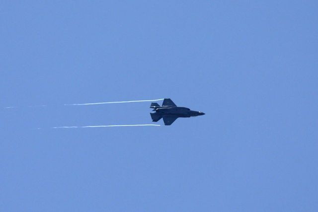 Israele attacca la Siria in risposta a un lancio di razzi