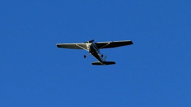 Mueren dos personas en Cádiz al estrellarse la avioneta en la que viajaban