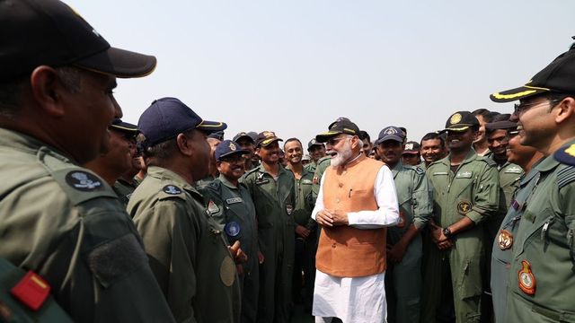 Breaking News: Prime Minister Modi Meets Air Force Personnel at Adampur Air Base | ABP NEWS