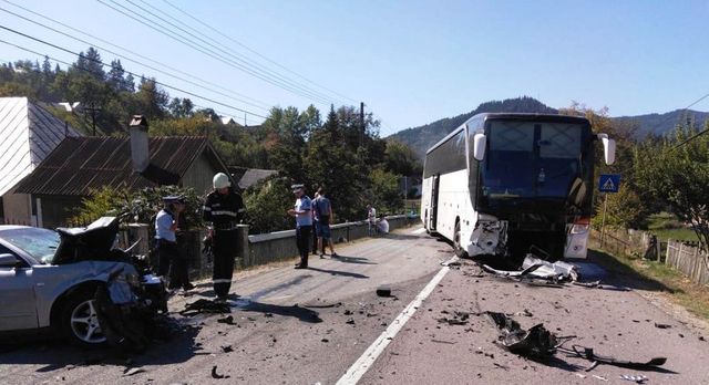 Un autocar cu moldoveni, implicat într-un accident rutier în România