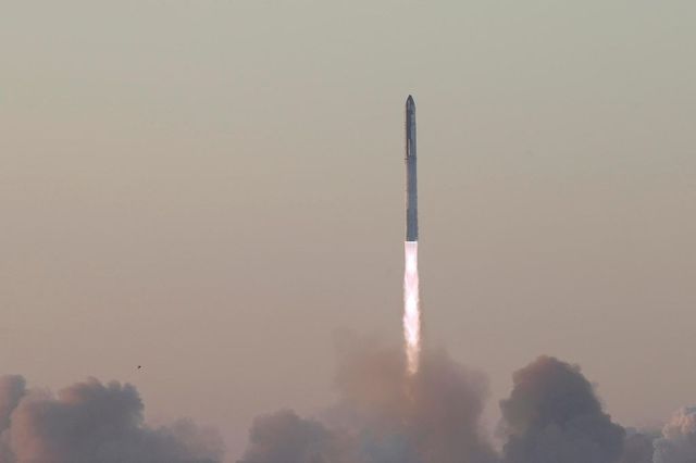 SpaceX sta costruendo una rete di satelliti spia per gli Usa