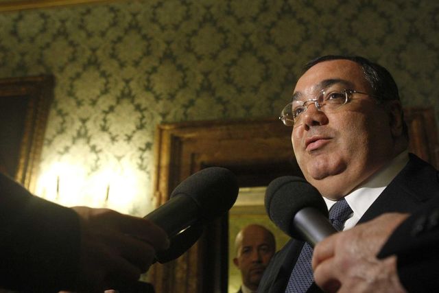 Estorsioni e riciclaggio, arrestato ex senatore De Gregorio