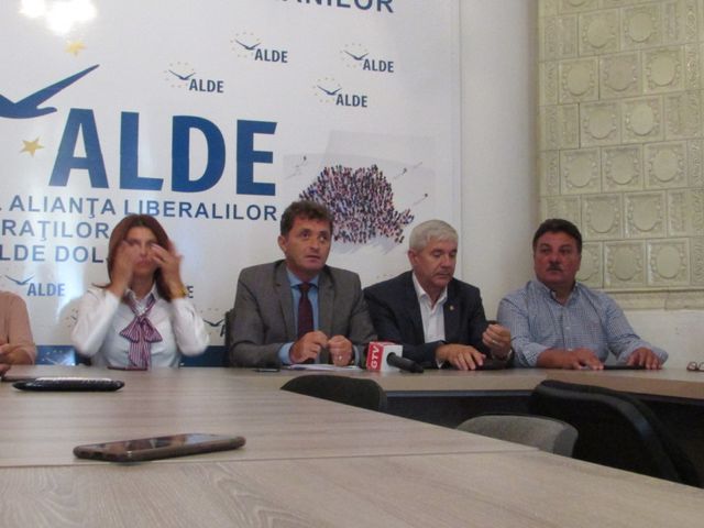 Se cere demisia lui Varujan Vosganian din ALDE