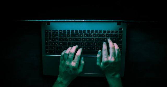 Policie stíhá desítky lidí, kteří podváděli na internetových bazarech