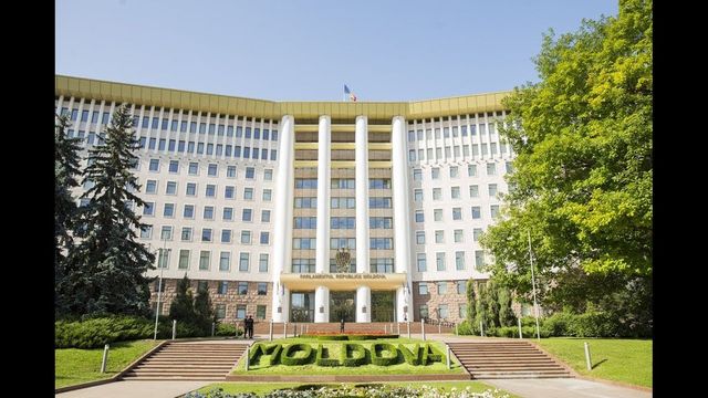 Президент Румынии призвал руководство Евросоюза положить конец кризису в Молдове