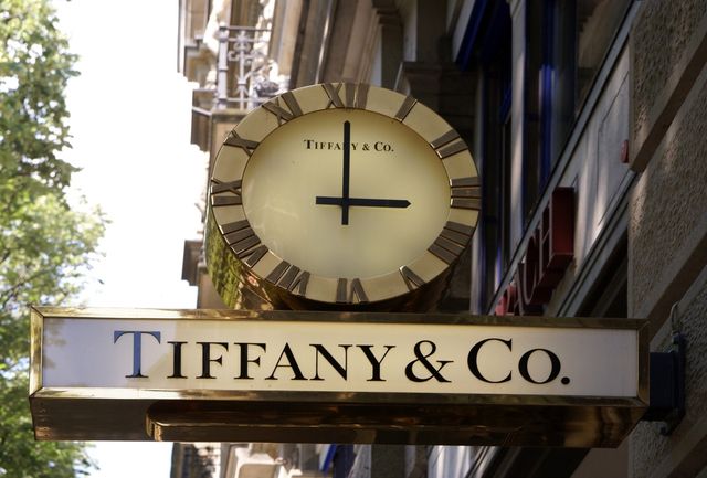Producătorul de bijuterii de lux Tiffany, cumpărat pentru 16,2 mld. dolari