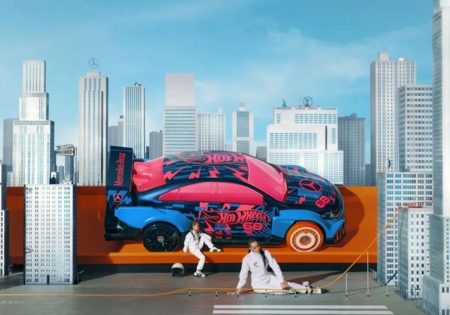 Mercedes-Benz y Hot Wheels: un CLA a tamaño real convertido en obra de arte