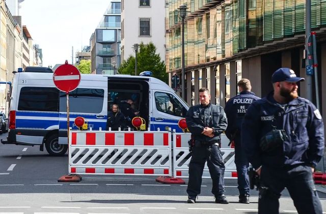 Cel puțin doi morți și 10 răniți, după ce o mașină a intrat cu viteză mare într-o zonă pietonală din Trier, Germania