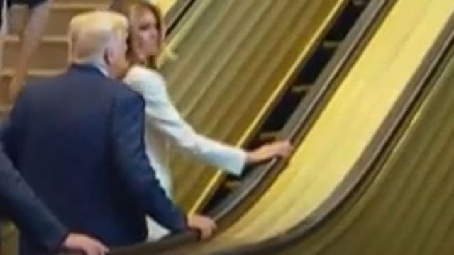 La conspiración se dispara al pararse la escalera de la ONU por la que subía el matrimonio Trump