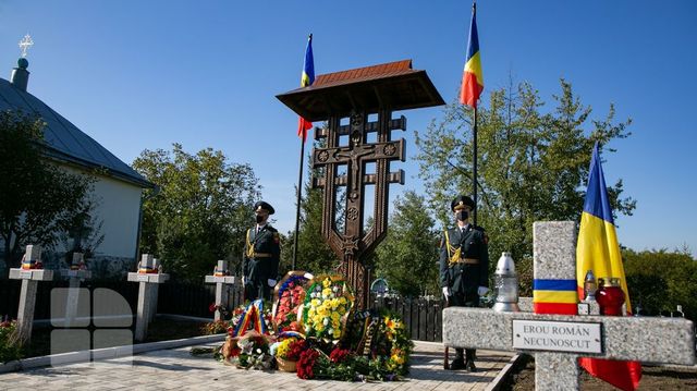 Ostașii căzuți în cel de-al Doilea Război Mondial, comemorați în satul Mana în ajunul Zilei Armatei Române