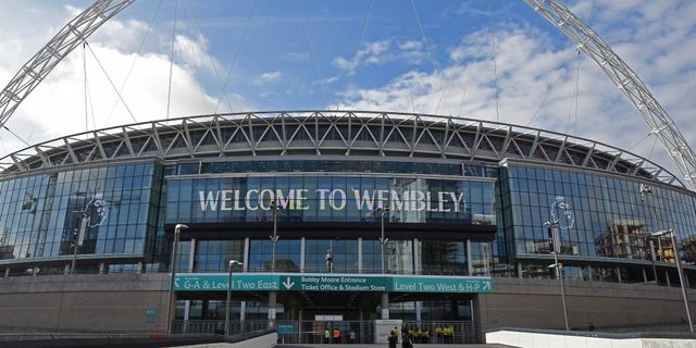 A Manchester City és a Brighton lép először a Wembley gyepére