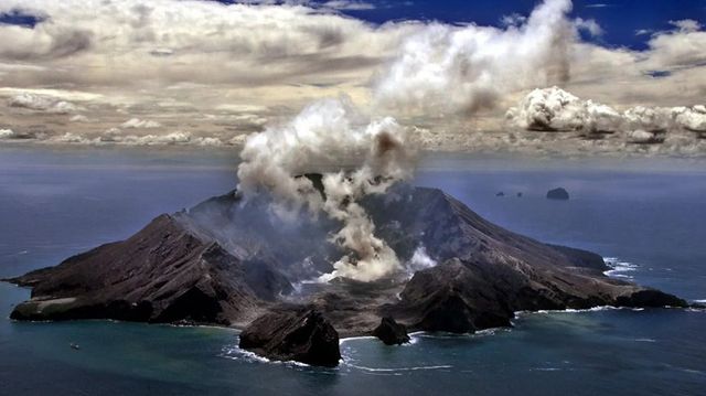 În Noua Zeelandă a erupt un vulcan