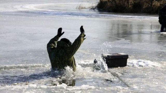 Salvatorii avertizeaza despre pericolul prabușirii cetațenilor sub gheața raurilor și lacurilor