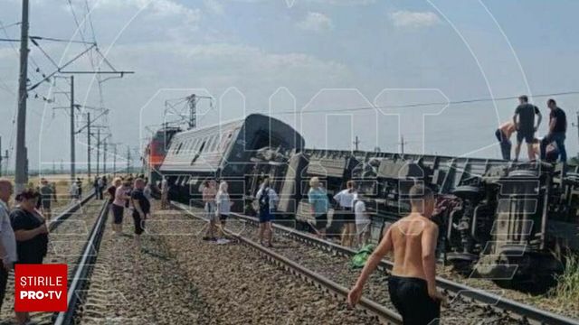 Zeci de persoane au fost rănite după ce un tren a deraiat în Rusia