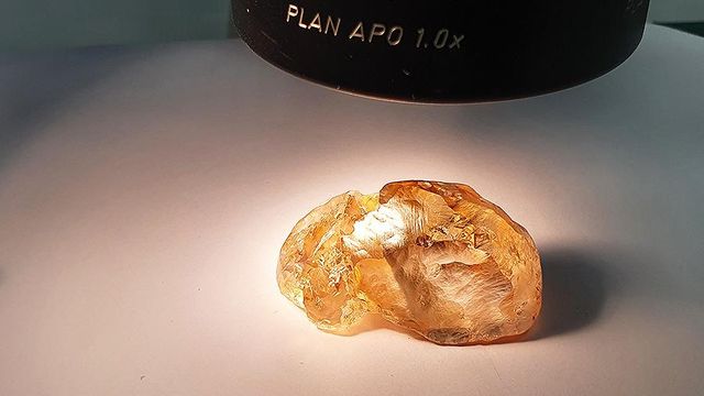 В Якутии добыли самый крупный цветной алмаз в истории России