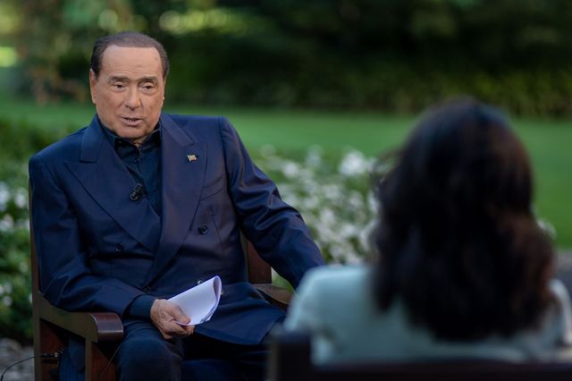 Fondi russi: Berlusconi, certi solo soldi Russia a comunisti italiani