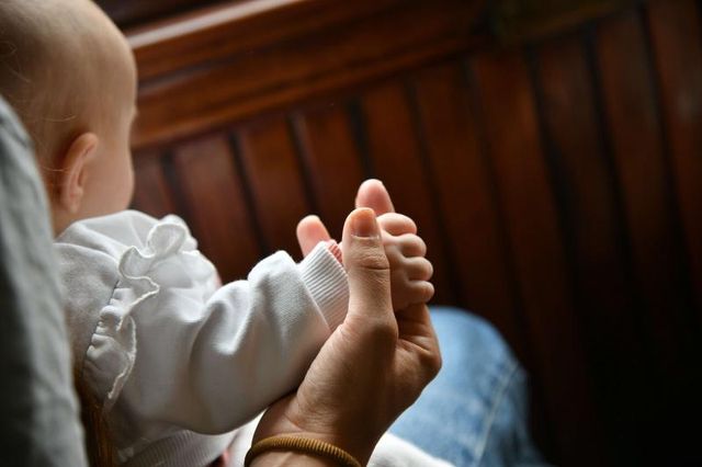 Un juzgado avala que hubo «mala praxis» en el caso de un bebé que «murió esperando a nacer»