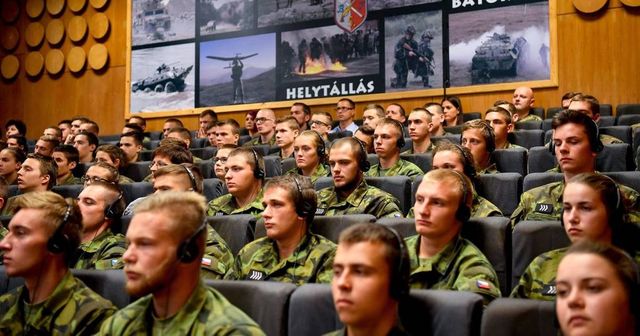 Katonai középiskola épül Hódmezővásárhelyen és Székesfehérváron
