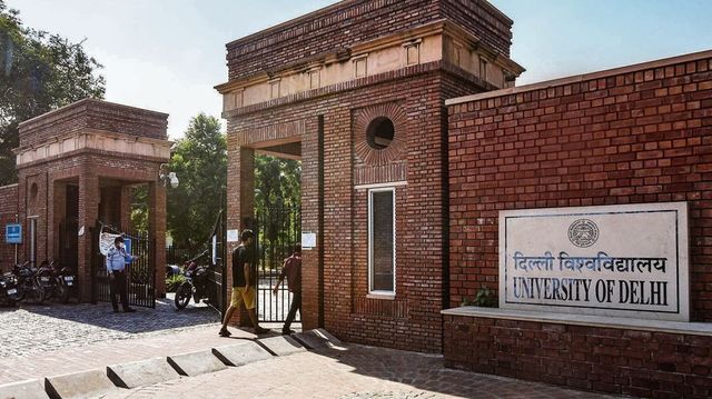 Delhi University rolls out UG admissions
