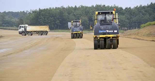 Lázár János nekiment a MÁV vezetésének