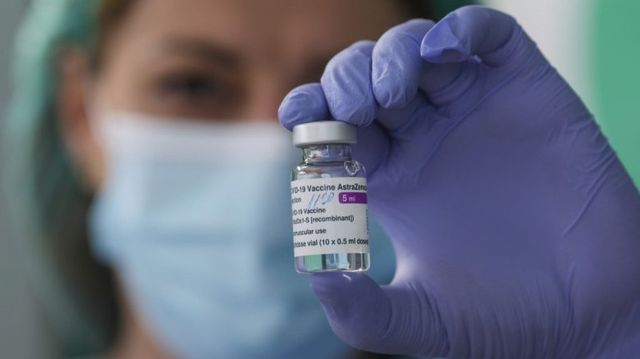 OMS nu recomandă administrarea unui vaccin diferit față de prima doză