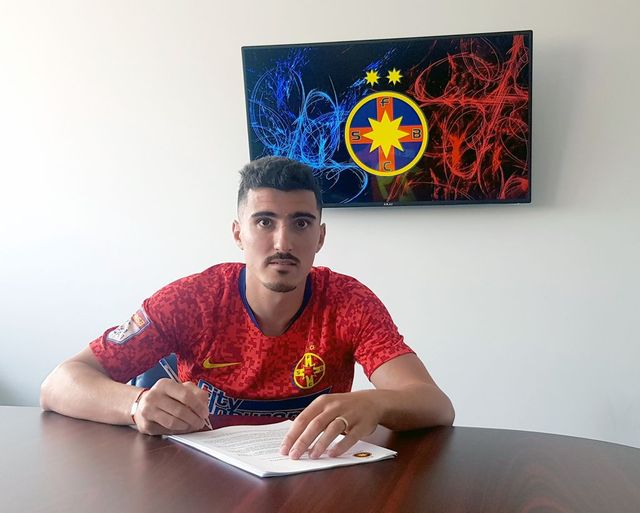 FCSB l-a transferat pe Briceag