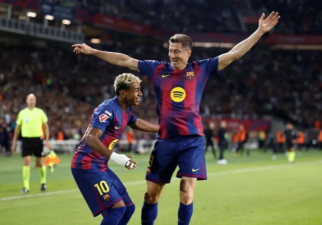 El Barça se abona a las remontadas y asalta el liderato