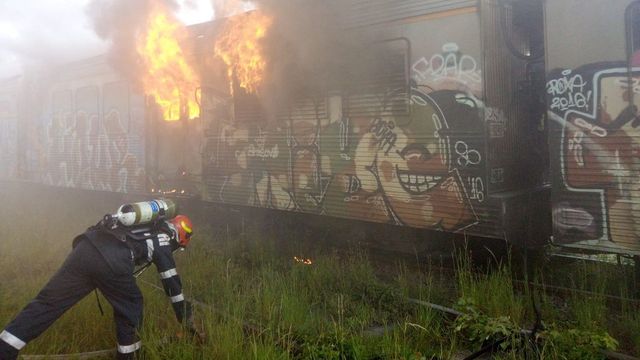 Un tren a luat foc, la Depoul CFR din Brașov
