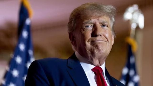 Judge warns Trump of potential jail time for violating gag order