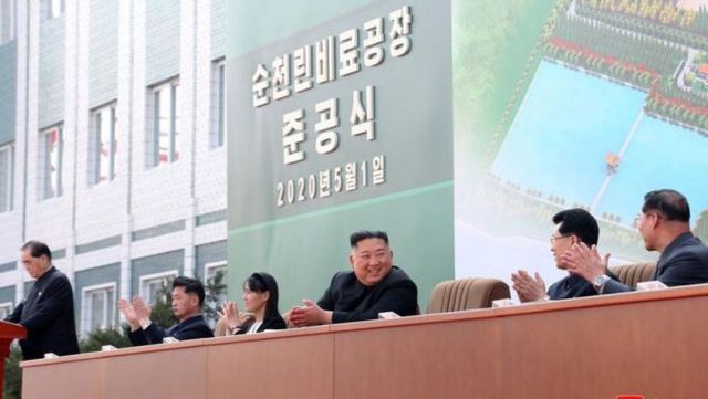 Prima apariție în public a liderului de la Phenian, Kim Jong-un, după o absență de 3 săptămâni