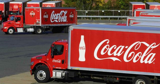 Possibili filamenti di vetro in Coca-Cola, lotti richiamati dal Ministero della Salute